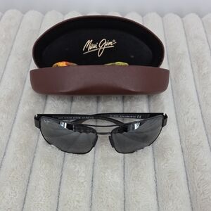 Never Worn Maui Jim Black Sunglasses with Brown Case